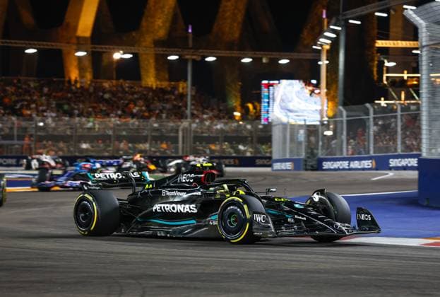 44 Lewis Hamilton GBR, Mercedes AMG Petronas F1 Team , F1 Grand Prix of Singapore at Marina Bay Street Circuit on September 17, 2023 in Singapore, Singapore Photo by HOCH ZWEI Singapore Singapore
