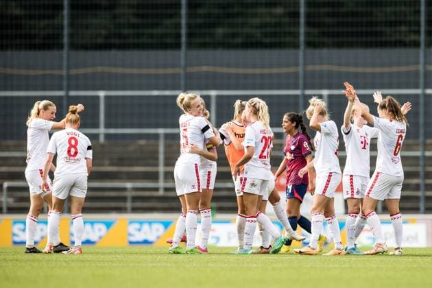 GOOGLE PIXEL Womens Bundesliga 1 FC Koeln RB Leipzig 17 09 2023 Jubilation among the players of 1 FC Koeln after the 2 1 victory against RB Leipzig Celina Degen 1 FC Koeln, 5 , Janina Hechler 1 FC Koeln, 28 , Lotta Cordes 1 FC Koeln, 6 GOOGLE PIXEL Womens Bundesliga, 1 FC Koeln RB Leipzig, Koeln, Franz Kremer Stadium on 17 09 2023 DFB REGULATES PROHIBIT ANY USE OF PHOTOGRAPHS AS IMAGE SEQUENCES AND OR QUASI VIDEO Copyright: xBEAUTIFULxSPORTS Wunderlx