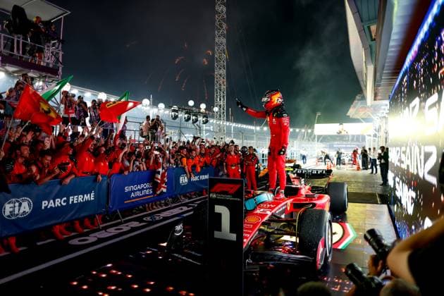 55 Carlos Sainz ESP, Scuderia Ferrari , F1 Grand Prix of Singapore at Marina Bay Street Circuit on September 17, 2023 in Singapore, Singapore Photo by HOCH ZWEI Singapore Singapore
