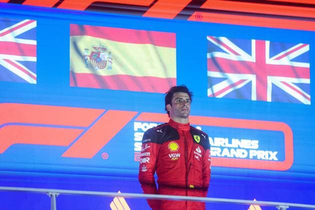 podium SAINZ Carlos (spa), Scuderia Ferrari SF-23, portrait during the 2023 Formula 1 Singapore Airlines Singapore Grand Prix, 15th round of the 2023 Formula One World Championship, WM, Weltmeisterschaft from September 15 to 17, 2023 on the Marina Bay Street Circuit, in Singapore - F1 - SINGAPORE GRAND PRIX 2023 - RACE DPPI Panoramic  00123035_AV6_0053
