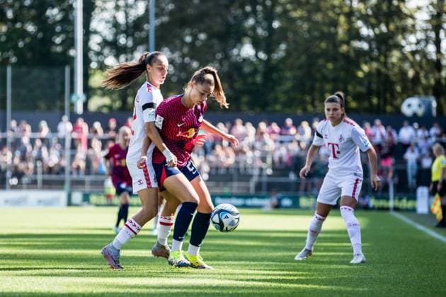GOOGLE PIXEL Womens Bundesliga 1 FC Koeln RB Leipzig 17 09 2023 duel Natalia Padilla Bidas 1 FC Koeln, 22 , Julia Landenberger RB Leipzig, 21 GOOGLE PIXEL Womens Bundesliga, 1 FC Koeln RB Leipzig, Koeln, Franz Kremer Stadion on 17 09 2023 DFB REGULATIONS PROHIBIT ANY USE OF PHOTOGRAPHS AS IMAGE SEQUENCES AND OR QUASI VIDEO Copyright: xBEAUTIFULxSPORTS Wunderlx