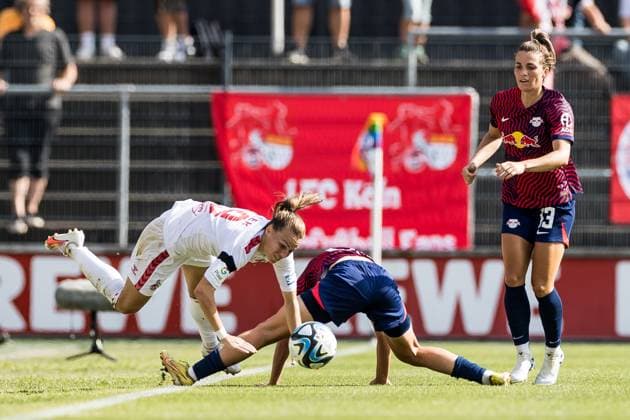 GOOGLE PIXEL Womens Bundesliga 1 FC Koeln RB Leipzig 17 09 2023 Dora Zeller 1 FC Koeln, 19 flies after duel with Julia Pollakv RB Leipzig, 29 GOOGLE PIXEL Womens Bundesliga, 1 FC Koeln RB Leipzig, Koeln, Franz Kremer Stadion on 17 09 2023 DFB REGULATIONS PROHIBIT ANY USE OF PHOTOGRAPHS AS IMAGE SEQUENCES AND OR QUASI VIDEO Copyright: xBEAUTIFULxSPORTS Wunderlx