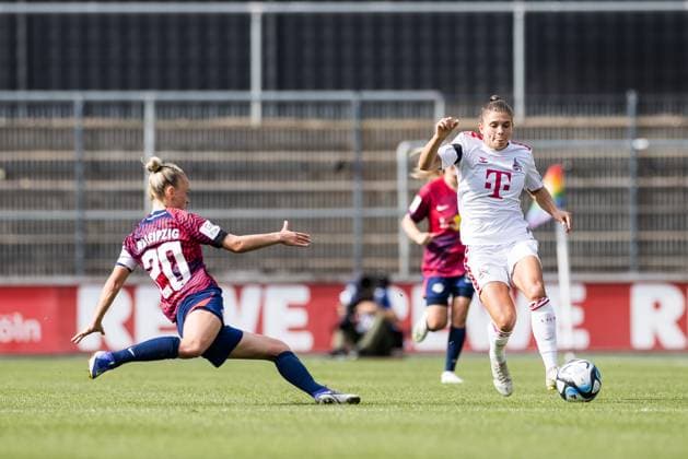 GOOGLE PIXEL Womens Bundesliga 1 FC Koeln RB Leipzig 17 09 2023 Victoria Krug RB Leipzig, 20 , Martyna Wiankowska 1 FC Koeln, 26 GOOGLE PIXEL Womens Bundesliga, 1 FC Koeln RB Leipzig, Koeln, Franz Kremer Stadium on 17 09 2023 DFB REGULATIONS PROHIBIT ANY USE OF PHOTOGRAPHS AS IMAGE SEQUENCES AND OR QUASI VIDEO Copyright: xBEAUTIFULxSPORTS Wunderlx