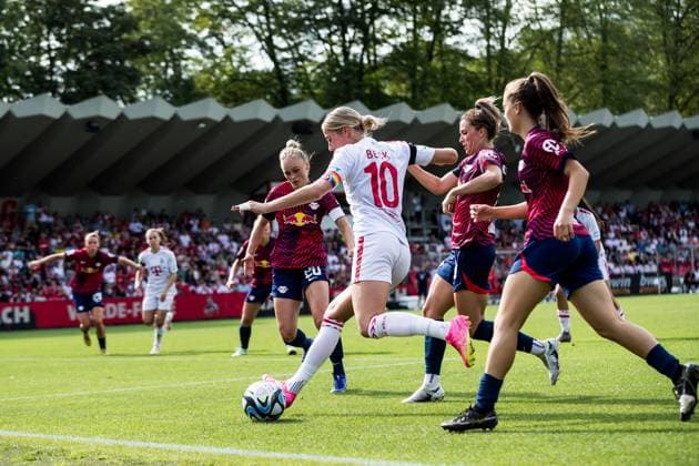 GOOGLE PIXEL Womens Bundesliga 1 FC Koeln RB Leipzig 17 09 2023 Victoria Krug RB Leipzig, 20 , Sharon Beck 1 FC Koeln, 10 , Sandra Starke RB Leipzig, 13 , Josefine Schaller RB Leipzig, 3 GOOGLE PIXEL Womens Bundesliga, 1 FC Koeln RB Leipzig, Koeln, Franz Kremer Stadion on 17 09 2023 DFB REGULATIONS PROHIBIT ANY USE OF PHOTOGRAPHS AS IMAGE SEQUENCES AND OR QUASI VIDEO Copyright: xBEAUTIFULxSPORTS Wunderlx