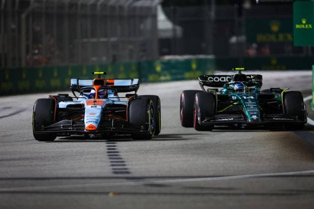 2 Logan Sargeant USA, Williams Racing , 14 Fernando Alonso ESP, Aston Martin Aramco Cognizant F1 Team , F1 Grand Prix of Singapore at Marina Bay Street Circuit on September 17, 2023 in Singapore, Singapore Photo by HOCH ZWEI Singapore Singapore