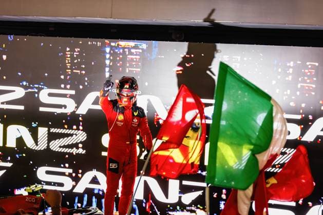 September 17, 2023, Singapore, Singapore: Carlos Sainz of Spain celebrates after winning the Grand Prix of Singapore at the Marina Bay Street circuit. Singapore Singapore - ZUMAs197 20230917_aaa_s197_054 Copyright: xGeorgexHitchensx