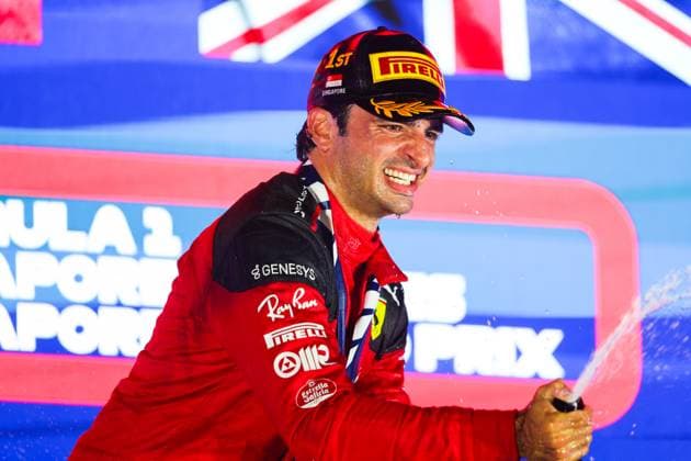 55 Carlos Sainz ESP, Scuderia Ferrari , F1 Grand Prix of Singapore at Marina Bay Street Circuit on September 17, 2023 in Singapore, Singapore Photo by HOCH ZWEI Singapore Singapore