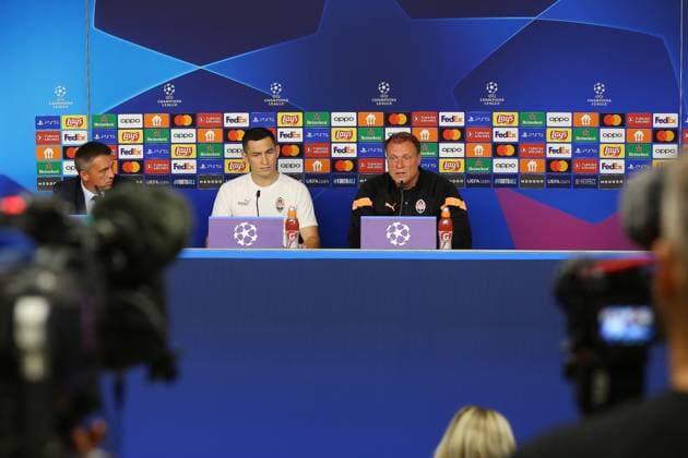 Soccer men season 2023 2024 UEFA Champions League 1 matchday I press conference I Shakhtar Donetsk I 18 09 2023 Patrick van Leeuwen coach, Shakhtar Donetsk and Taras Stepanenko 6, Shakhtar Donetsk at the press conference Hamburg Volksparkstadion Hamburg Germany Copyright: xLobecax xHenningxRohlfsx