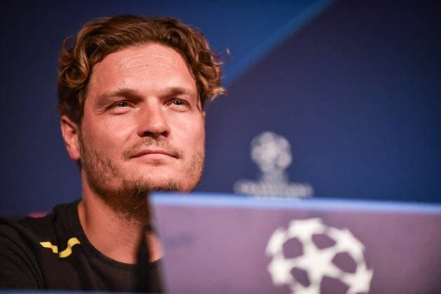 Champions League Football - Borussia Dortmund training session - Paris Borussia Dortmund s Chef-Trainer Edin Tarzic delivers a press conference, PK, Pressekonferenz prior to a training session of Borussia Dortmund on the eve of the Champions League football match between Paris Saint-Germain and Borussia Dortmund at the Parc des Princes stadium in Paris on September 18, 2023. Photo by Firas Abdullah ABACAPRESS.COM Paris Ã?le-de-France France  Copyright: xAbdullahxFiras ABACAx 868183_011 AbdullahxFiras ABACAx 868183_011