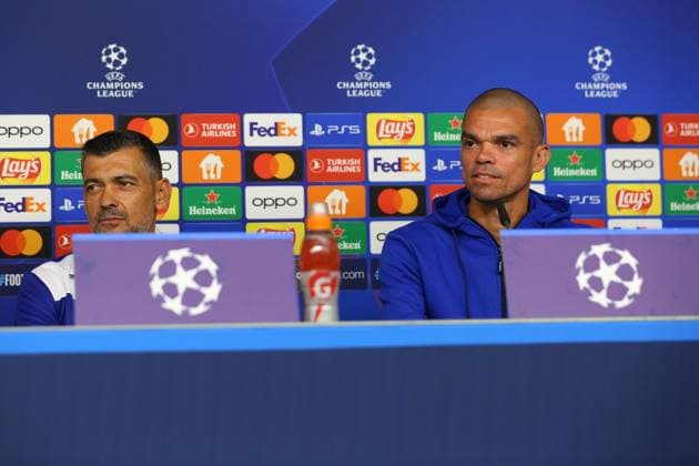 Soccer men season 2023 2024 UEFA Champions League 1 matchday I press conference I FC Porto I 18 09 2023 Pepe KÃ pler Laveran Lima Ferreira, 3, FC Porto and SÃ rgio Conceicao coach, FC Porto in the press conference Hamburg Volksparkstadion Hamburg Germany Copyright: xLobecax xHenningxRohlfsx