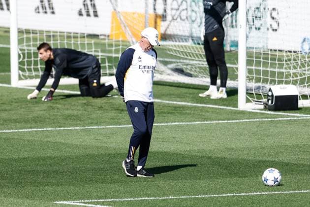 September 19, 2023: Carlo Ancelotti looks on during the training day of Real Madrid to play the UEFA Champions League football match against Union Berlin at Ciudad Deportiva Real Madrid on September 19, 2023, in Valdebebas, Madrid, Spain. - ZUMAa181 20230919_zaa_a181_003 Copyright: xOscarxJ.xBarrosox