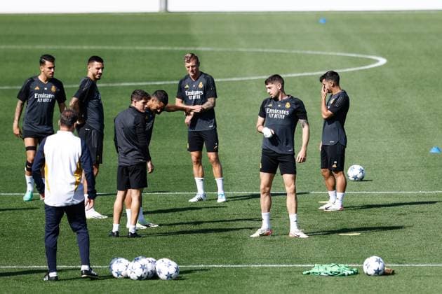 September 19, 2023: Federico Valverde looks on during the training day of Real Madrid to play the UEFA Champions League football match against Union Berlin at Ciudad Deportiva Real Madrid on September 19, 2023, in Valdebebas, Madrid, Spain. - ZUMAa181 20230919_zaa_a181_014 Copyright: xOscarxJ.xBarrosox