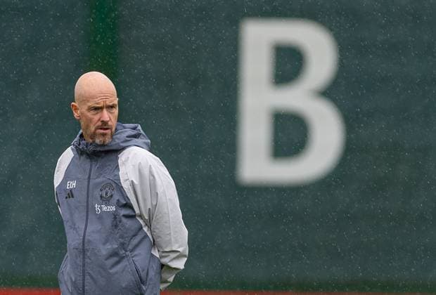 Football - UEFA Champions League - Group A - FC Bayern Munich v Manchester United, ManU FC - MD-1 MANCHESTER, ENGLAND - Tuesday, September 19, 2023: Manchester United s manager Erik ten Hag during a training session at Carrington ahead of the UEFA Champions League Group A match between FC Bayern Munich FC and Manchester United FC. MANCHESTER Carrington GREATER MANCHESTER ENGLAND  Copyright: xDavidxRawcliffex P2023-09-19-Bayern_Man_Utd_MD-1-16