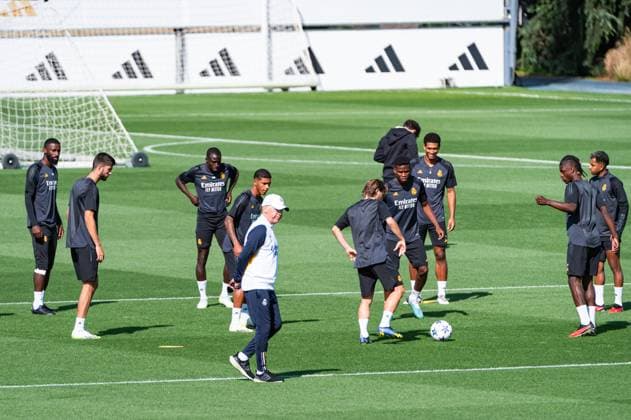 Champions League: Real Madrid training session before the match against Union Berlin Carlo Ancelotti directs Real Madrid training the day before the football match of Champions League against Union Berlin at Ciudad Real Madrid on September 19, 2023 in Valdebebas (Madrid), Spain Valdebebas Ciudad Real Madrid Madrid Spain Copyright: xAlbertoxGardinx AGardin_ChampionsLeague_RealMadrid_training_003