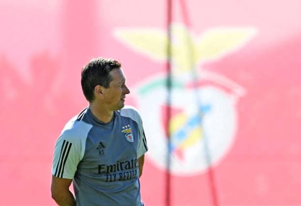 SOCCER - UEFA CL, Benfica vs RBS LISBON,PORTUGAL,19.SEP.23 - SOCCER - UEFA Champions League, group stage, SL Benfica vs Red Bull Salzburg, preview, training Benfica. Image shows head coach Roger Schmidt (Benfica).  GEPAxpictures xZedxJameson
