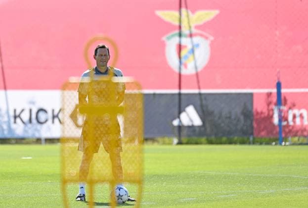 SOCCER - UEFA CL, Benfica vs RBS LISBON,PORTUGAL,19.SEP.23 - SOCCER - UEFA Champions League, group stage, SL Benfica vs Red Bull Salzburg, preview, training Benfica. Image shows head coach Roger Schmidt (Benfica).  GEPAxpictures xZedxJameson