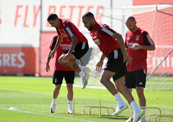 SOCCER - UEFA CL, Benfica vs RBS LISBON,PORTUGAL,19.SEP.23 - SOCCER - UEFA Champions League, group stage, SL Benfica vs Red Bull Salzburg, preview, training Benfica. Image shows Angel Di Maria (Benfica) with teammates.  GEPAxpictures xZedxJameson