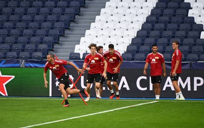 Football, men, season 2023 2024, Champions League Group C, 1 matchday , Real Madrid 1 FC Union Berlin, training Union the day before the match at the Bernabeu stadium, f l Leonardo Bonucci 1 FC Union Berlin , Alex Kral 1 FC Union Berlin , Brenden Aaronson 1 FC Union Berlin , Diogo Leite 1 FC Union Berlin , Kevin Volland 1 FC Union Berlin , Kevin Behrens 1 FC Union Berlin , 19 09 2023, Copyright: xMatthiasxKochx