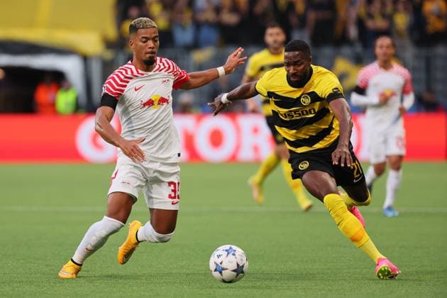 Bern RB Leipzig Champions League Bern, 19 09 2023, Wankdorf Stadion, Football , UEFA Champions League, Group G , Matchday 1, Young Boys Bern vs RB Leipzig , Pictured f l Benjamin Henrichs 39, RB Leipzig and Ulisses Garcia 21, Bern , Photo intended for editorial use only , UEFA regulations prohibit any use of photographs as image sequences and or quasi video ,