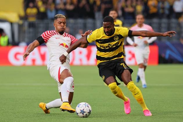 Bern RB Leipzig Champions League Bern, 19 09 2023, Wankdorf Stadion, Football , UEFA Champions League, Group G , Matchday 1, Young Boys Bern vs RB Leipzig , Pictured f l Benjamin Henrichs 39, RB Leipzig and Ulisses Garcia 21, Bern , Photo intended for editorial use only , UEFA regulations prohibit any use of photographs as image sequences and or quasi video ,