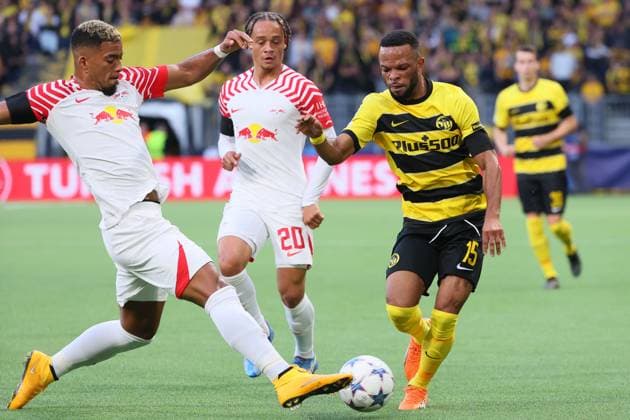 Bern RB Leipzig Champions League Bern, 19 09 2023, Wankdorf Stadion, Football , UEFA Champions League, Group G , Matchday 1, Young Boys Bern vs RB Leipzig , Pictured f l Benjamin Henrichs 39, RB Leipzig , Xavi Simons RB Leipzig and Meschack Elia 15, Bern , Photo intended for editorial use only , UEFA regulations prohibit any use of photographs as image sequences and or quasi video ,