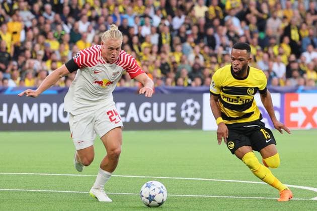 Bern RB Leipzig Champions League Bern, 19 09 2023, Wankdorf Stadion, Football , UEFA Champions League, Group G , Matchday 1, Young Boys Bern vs RB Leipzig , Pictured v l Xaver Schlager 24, RB Leipzig and Meschack Elia 15, Bern , Photo intended for editorial use only , UEFA regulations prohibit any use of photographs as image sequences and or quasi video ,