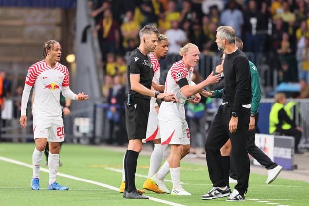 Bern RB Leipzig Champions League Bern, 19 09 2023, Wankdorf Stadion, Football , UEFA Champions League, Group G , Matchday 1, Young Boys Bern vs RB Leipzig , In picture f l referee Enea Jorgji Albania and coach Marco Rose RB Leipzig , Photo intended for editorial use only , UEFA regulations prohibit any use of photographs as image sequences and or quasi video ,