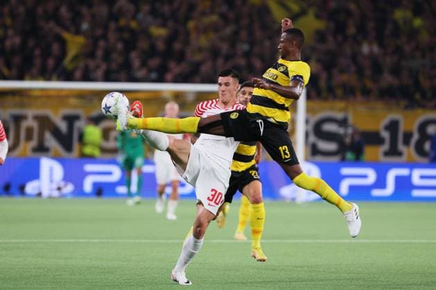 Bern RB Leipzig Champions League Bern, 19 09 2023, Wankdorf Stadion, Football , UEFA Champions League, Group G , Matchday 1, Young Boys Bern vs RB Leipzig , Pictured v l Benjamin Sesko 30, RB Leipzig and Mohamed Ali Camara 13, Bern , Photo intended for editorial use only , UEFA regulations prohibit any use of photographs as image sequences and or quasi video ,