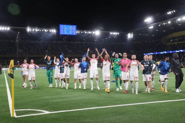 Bern RB Leipzig Champions League Bern, 19 09 2023, Wankdorf Stadium, Football , UEFA Champions League, Group G , Matchday 1, Young Boys Bern vs RB Leipzig , In picture victory cheer RB Leipzig , Photo intended for editorial use only , UEFA regulations prohibit any use of photographs as image sequences and or quasi video ,