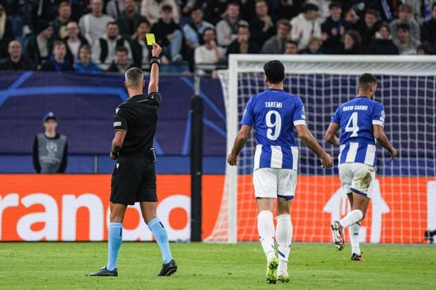 Yellow card David Carmo FC Porto, 04 GER, Shakhtar Donetsk vs FC Porto, football, Champions League, Group H, Matchday 1, Season 2023 2024, 19 09 2023 GER, Shakhtar Donetsk vs FC Porto, football, Champions League, Group H, Matchday 1, Season 2023 2024, 19 09 2023 Hamburg Copyright: xEibner-Pressefoto MarcelxvonxFehrnx EP_MFN