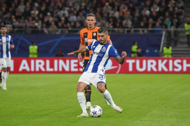 19 09 2023, xgox, football UEFA Champions League, Shakhtar Donetsk FC Porto emspor, v l Andre Franco Porto, 20 on the ball, plays the ball DFL DFB REGULATES PROHIBIT ANY USE OF PHOTOGRAPHS as IMAGE SEQUENCES and or QUASI VIDEO Hamburg