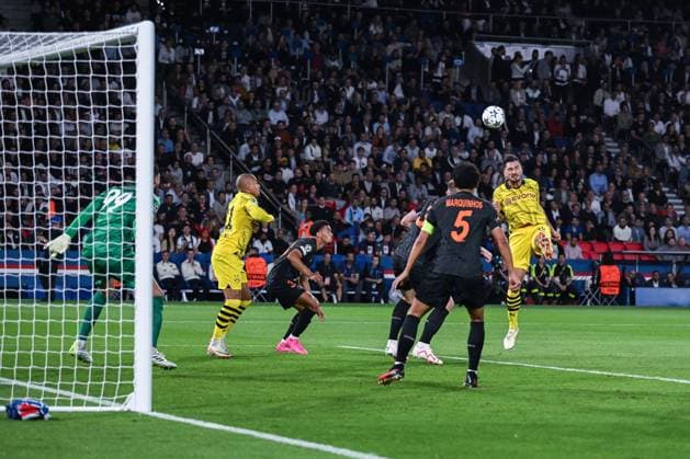 19 09 2023, Football, 2023 2024 season, UCL, UEFA Champions League, Group stage, Matchday 1, Paris St Germain Borussia Dortmund, Mats Hummels Borussia Dortmund , Paris Parc de Princes France xRHR PHOTO ENx Copyright: TeresaxKröger RHR-FOTOx RHR-FOTO DE