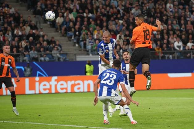 Hamburg, Germany 19 September 2023 Champions League 2023 2024 Shakhtar Donetsk vs FC Porto In the picture Kevin Kelsy Donetsk, 18 scores goal to 1 1 Volksparkstadion Hamburg Copyright: xFotostandx xTaegerx