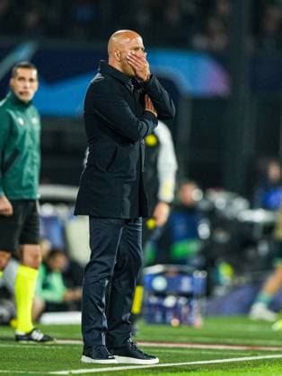 UEFA Champions League: Feyenoord v Celtic Rotterdam - Feyenoord coach Arne Slot during the 1st leg of the UEFA Champions League between Feyenoord v Celtic at Stadion Feijenoord De Kuip on 19 September 2023 in Rotterdam, The Netherlands. Copyright: xTomxBodex