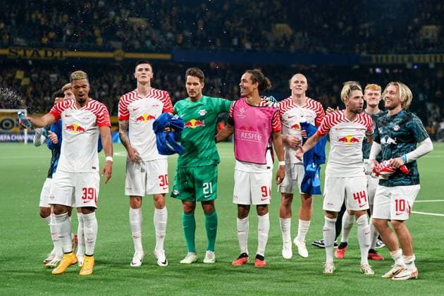 Sport Bilder des Tages Bern, Switzerland, 19th September 2023: Players of RB Leipzig celebrate their victory during the UEFA Champions League Final football match between Young Boys and RB Leipzig at Wankdorf Stadium in Bern, Switzerland. (Daniela Porcelli SPP) Copyright: xDanielaxPorcellix xSPPx spp-en-DaPoSp-20230919-DP209667