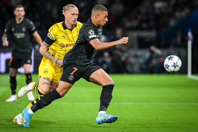 September 19, 2023, Paris, France, France: Marius WOLF of Borussia Dortmund and Kylian MBAPPE of PSG during the UEFA Champions League group F match between Paris Saint-Germain and Borussia Dortmund at Parc des Princes Stadium on September 19, 2023 in Paris, France. Paris France - ZUMAm308 20230919_zsp_m308_001 Copyright: xMatthieuxMirvillex
