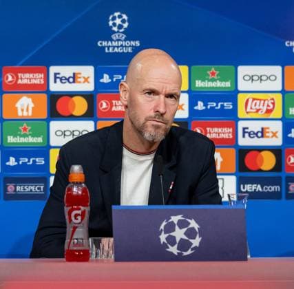 Erik ten Hag head coach Head Coach, Manchester United FC listens attentively to a question GER, press conference before the match FC Bayern Muenchen vs Manchester United FC, football, Championsleague, season 2023 2024, 19 09 2023 DFL DFB REGULATES PROHIBIT ANY USE OF PHOTOGRAPHS as IMAGE SEQUENCES and or QUASI VIDEO GER, press conference before the match FC Bayern Muenchen vs Manchester United FC, football, Championsleague, season 2023 2024, 19 09 2023 Muenchen Copyright: xEibner-Pressefoto HeikexFeinerx EP_HFR