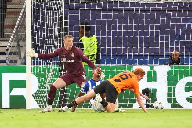 Hamburg, Germany 19 September 2023 Champions League 2023 2024 Shakhtar Donetsk vs FC Porto In the picture Galeno Porto, 13 scores goal to 1 2 Volksparkstadion Hamburg Copyright: xFotostandx xTaegerx