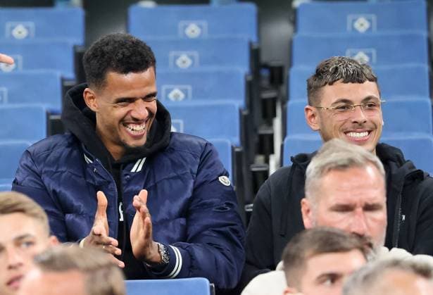 Robert Glatzel of HSV is among the spectators Football, UEFA Champions League, Group Stage, 2023 2024 season, Men, UCL, Men, Volksparkstadion, FC Shakhtar Shakhtar Donetsk UKR vs. FC Porto PRT