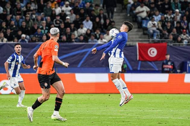Ball reception Ivan Jaime FC Porto, 17 GER, Shakhtar Donetsk vs FC Porto, Football, Champions League, Group H, Matchday 1, Season 2023 2024, 19 09 2023 GER, Shakhtar Donetsk vs FC Porto, Football, Champions League, Group H, Matchday 1, Season 2023 2024, 19 09 2023 Hamburg Copyright: xEibner-Pressefoto MarcelxvonxFehrnx EP_MFN
