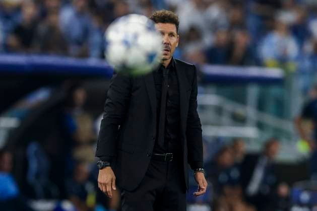 UEFA Champions League SS Lazio vs Atletico Madrid Atletico Madrid s Argentinian coach Diego Simeone looks during the UEFA Champions League match SS Lazio vs Atletico Madrid at Olimpico Stadium on September 19, 2023, in Rome. ABPH3587_1 Copyright: xAntonioxBalascox