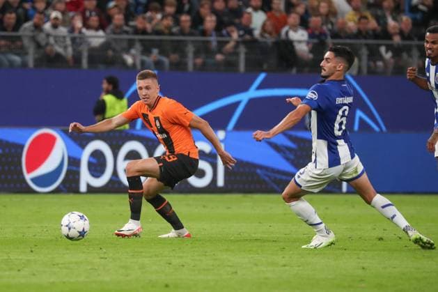 19 09 2023, xgox, football UEFA Champions League, Shakhtar Donetsk FC Porto emspor, v l Yegor Nazaryna Donetsk, 29 , Stephen Eustaquio Porto, 6 duel, duel, fight, tackle DFL DFB REGULATES PROHIBIT ANY USE OF PHOTOGRAPHS as IMAGE SEQUENCES and or QUASI VIDEO Hamburg