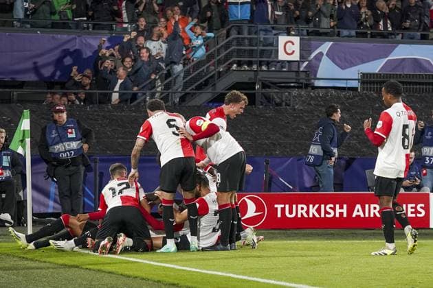 ROTTERDAM, 19Ã09-2023, Stadium Feijenoord De Kuip , Champions League , season 2023 2024, Feyenoord - Celtic , Feyenoord players celebrating 1-0 Feyenoord - Celtic  x22412327x Copyright: