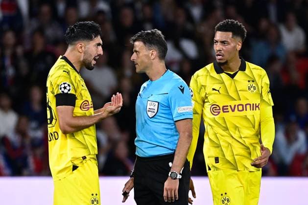 Reclamation a Jesus Gil Manzano ( arbitre ) de Emre Can ( 23 - Borussia Dortmund ) - ) - FOOTBALL : Paris Saint Germain vs Borussia Dortmund - Ligue des Champions - 19 09 2023 FedericoPestellini Panoramic 
