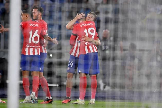 Pablo Barrios of Atletico Madridcelebrates with teammates after scoring during the Uefa Champions League match between SS Lazio and Atletico de Madrid at Stadio Olimpico Rome Italy on 19 September 2023. ( Photo by Nicola Ianuale ) Rome Stadio Olimpico Rome Italy Copyright: xNicolaxIanualex SP24-700-010