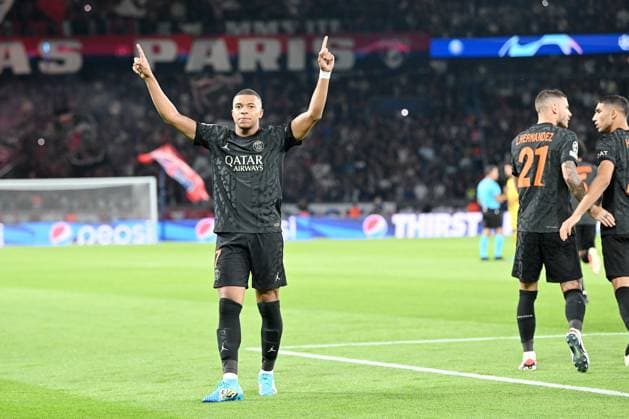 Paris, Parc des Princes, 19 09 23, GER, Men, UEFA Champions League, 2023 2024 season, Paris Saint Germain Borussia Dortmund picture Kylian MBAPPE Paris cheers after his goal to 1 0 Only for editorial use UEFA regulations prohibit any use of photographs as image sequences and or quasi video France