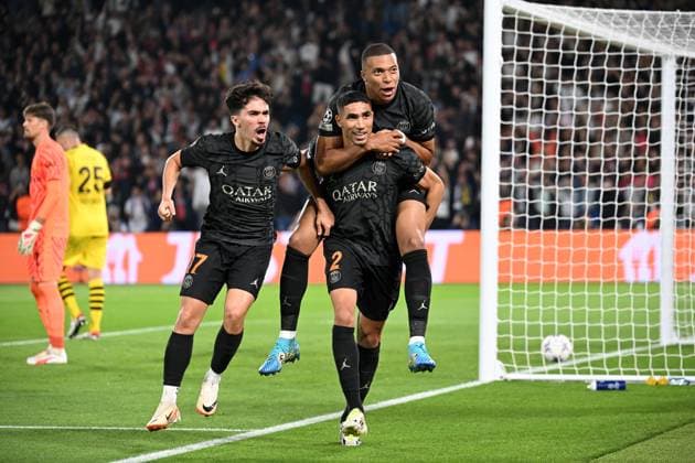 Paris, Parc des Princes, 19 09 23, GER, Men, UEFA Champions League, 2023 2024 season, Paris Saint Germain Borussia Dortmund picture Achraf HAKIMI Paris cheers after his goal to 2 0 with Kylian MBAPPE Paris Only for editorial use UEFA regulations prohibit any use of photographs as image sequences and or quasi video France