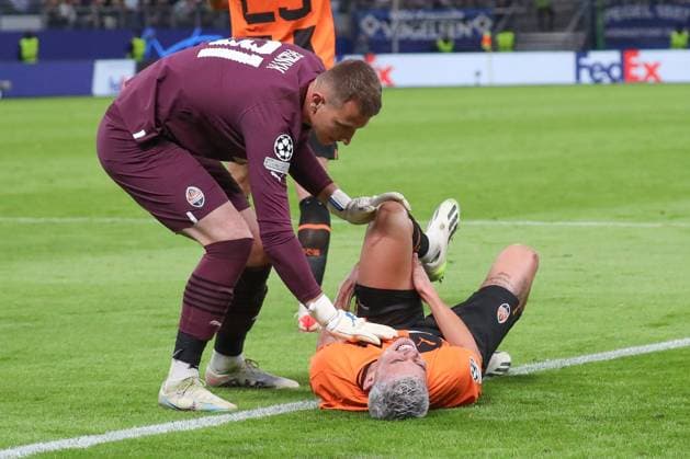 19 09 2023, xgox, football UEFA Champions League, Shakhtar Donetsk FC Porto emspor, v l Stav Lemkin Donetsk, 3 injured during the match DFL DFB REGULATIONS PROHIBIT ANY USE OF PHOTOGRAPHS as IMAGE SEQUENCES and or QUASI VIDEO Hamburg