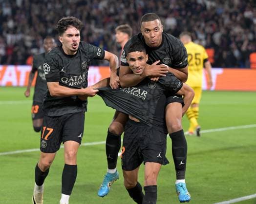 PARIS - (l-r) Vitinha of Paris Saint-Germain, Achraf Hakimi of Paris Saint-Germain, Kylian Mbappe of Paris Saint-Germain celebrate the goal of Achraf Hakimi of Paris Saint-Germain during the UEFA Champions League match between Paris Saint Germain and Borussia Dortmund at the Parc des Princes on September 19, 2023 in Paris, France. ANP Hollandse Hoogte Group F - UEFA Champions League 2023 2024 xVIxANPxSportx xGerritxvanxKeulenxIVx 478721731 originalFilename: 478721731.jpg
