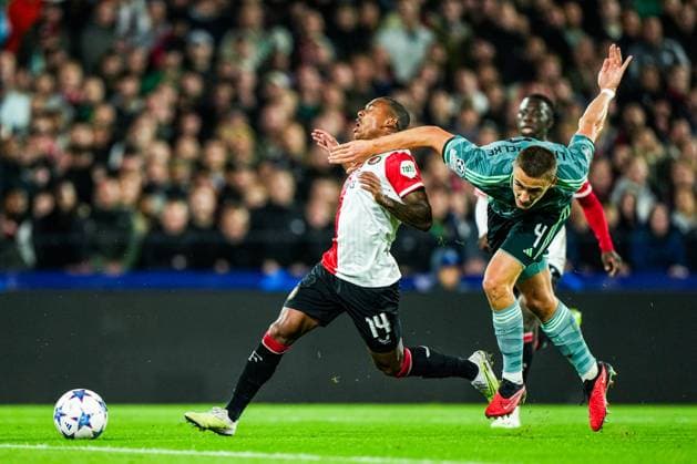 UEFA Champions League: Feyenoord v Celtic Rotterdam - Igor Paixao of Feyenoord, Gustaf Lagerbielke of Celtic during the 1st leg of the UEFA Champions League between Feyenoord v Celtic at Stadion Feijenoord De Kuip on 19 September 2023 in Rotterdam, The Netherlands. Copyright: xTomxBodex